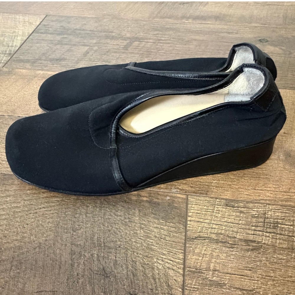 Taryn Rose‎ Black Wedge Heels Slip On Comfort Shoes Women Size 7